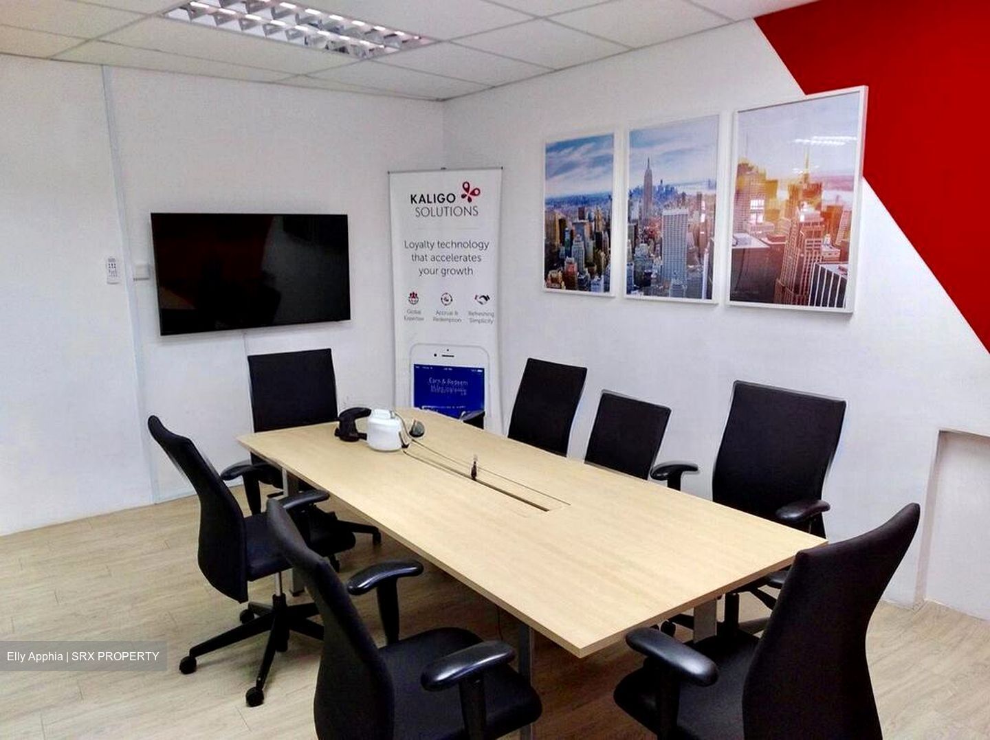 The Office Chamber (D8), Office #509806301